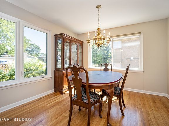 5th image of 2427 Bel Air Dr