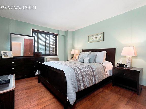 5th image of 66 Frankfort St Frnt 2