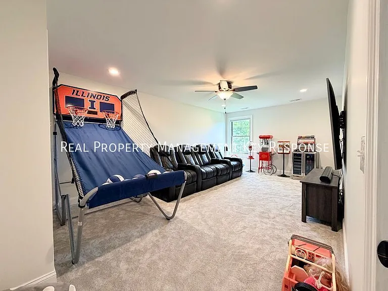 140 Houghland St — Photo 12