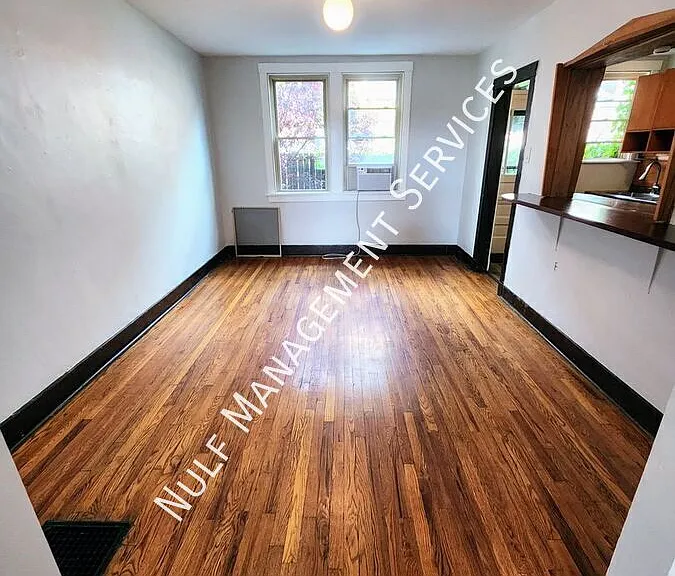4224 Geneva St — Photo 5