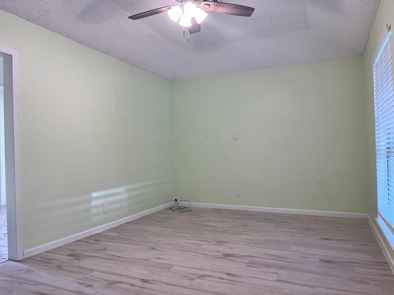 3 bed, 1215 sqft, $1,650 — Photo 3