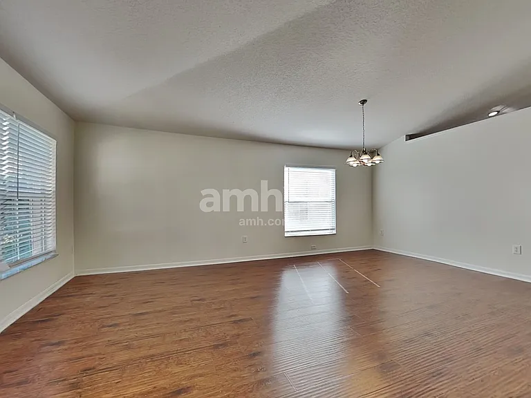 1002 Cristelle Jean Dr — Photo 6