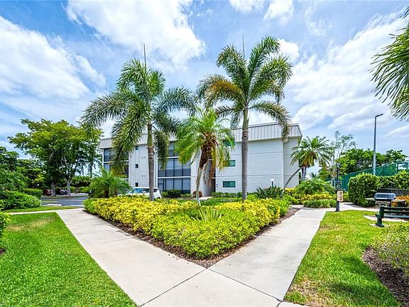 3rd image of 788 Park Shore DR #H36
