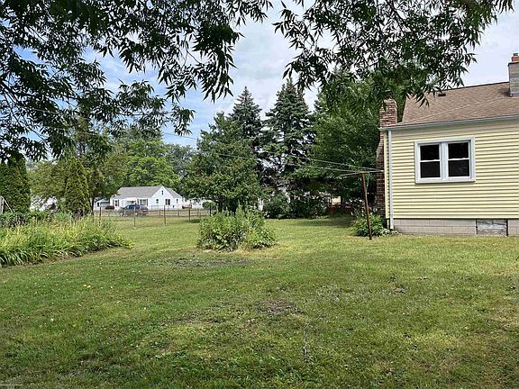 5th image of 25185 Firwood Ave