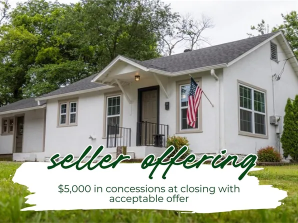810 W Elgin St, Siloam Springs, AR 72761
