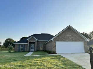 624 Westfield Dr, Pearl, MS