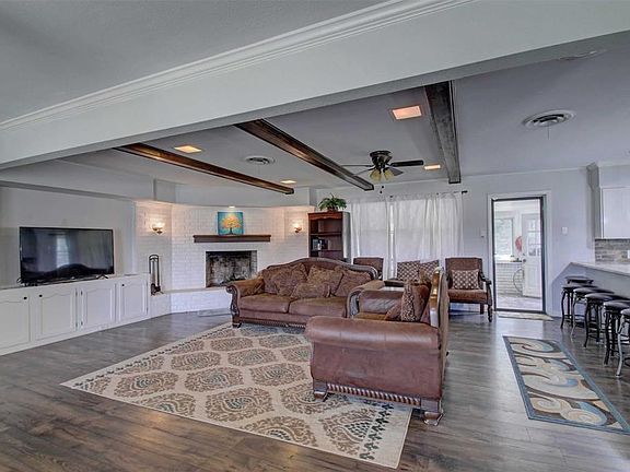 5th image of 6216 Baker Ln