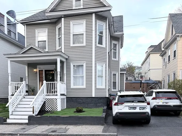 116 Fort Hill Ave, Lowell, MA 01852