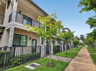 4541 NW 83rd Path, Doral, FL 33166