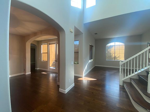 4th image of 27207 Valderrama Dr