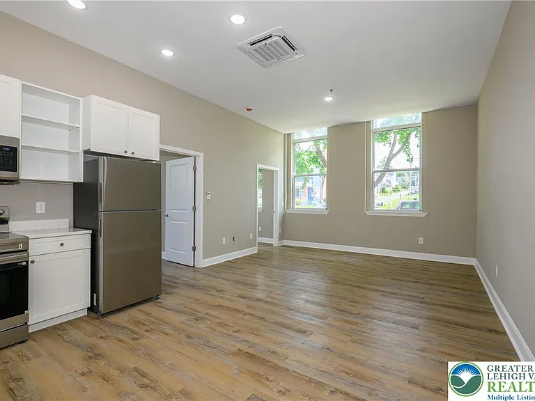 1012 2nd St N — Photo 16