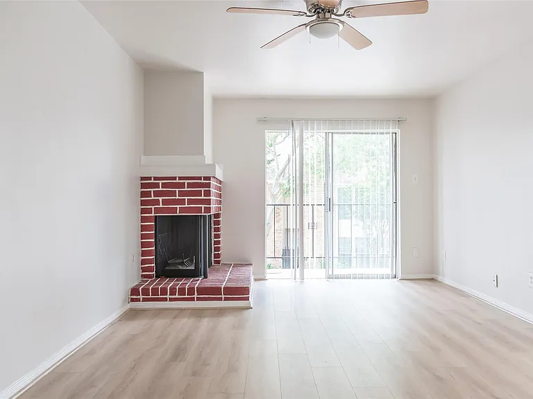 2800 Jeanetta St #704 — Photo 2