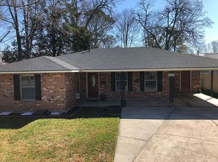 452 Pine St, Port Allen, LA 70767