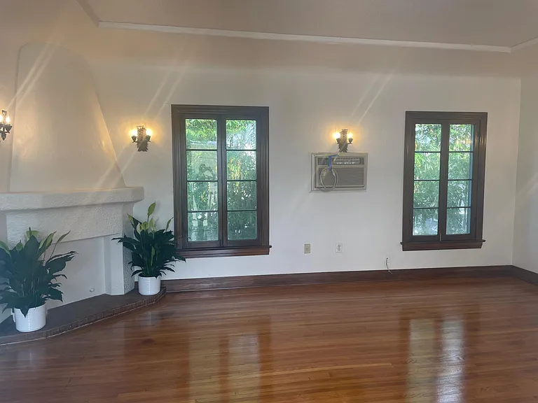 672 Euclid Ave #1/2 — Photo 5