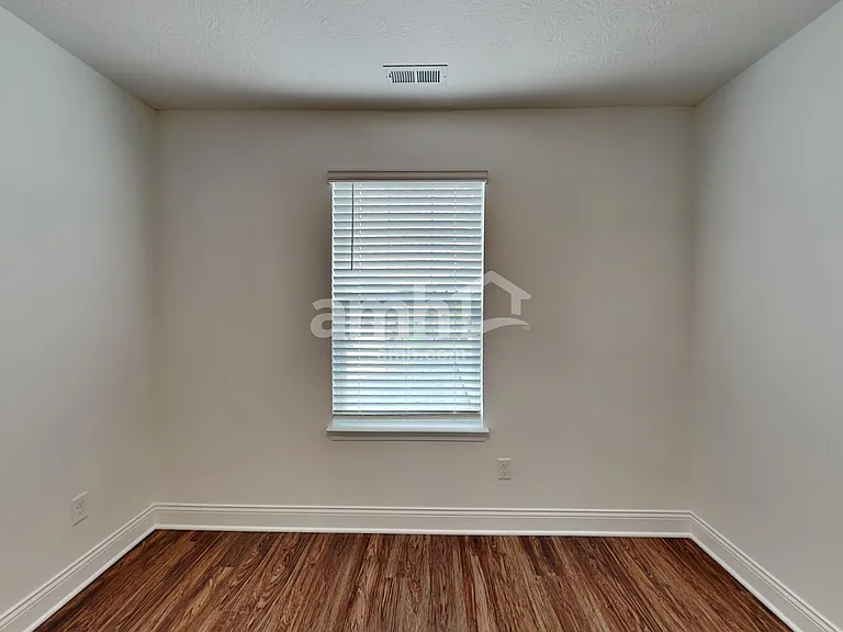 1037 Castor Dr — Photo 22