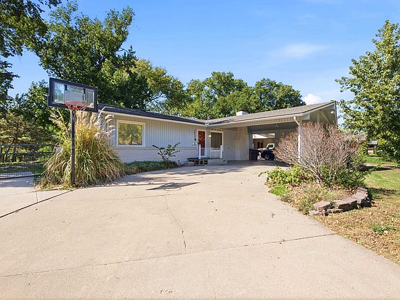 2nd image of 2435 N Porter Ave
