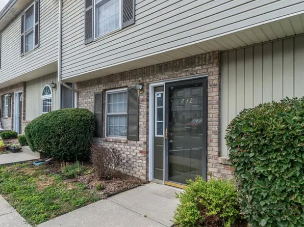 732 E Sherwood Hills Dr, Bloomington, IN 47401