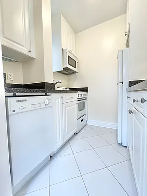 Rented by Rose Associates, Inc | media 9