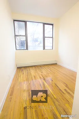 Rented by Jonis Realty | media 4