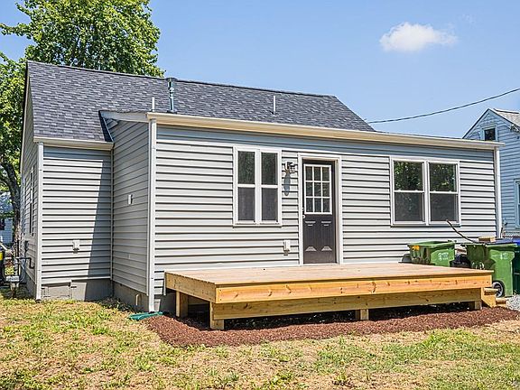 5th image of 1009 Garber St
