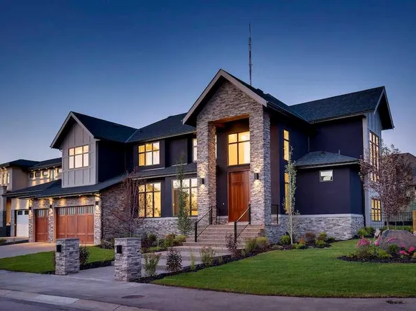 3 W Wexford Bay SW, Calgary, AB T3H 0E2