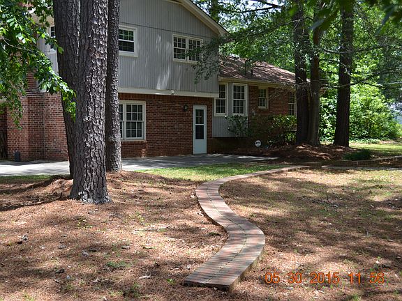 5th image of 765 Clubhouse Dr SE