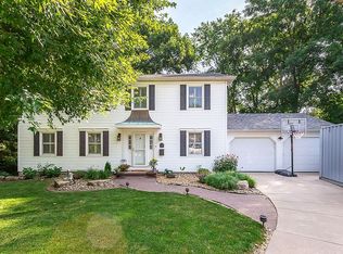 2332 5th St, East Moline, IL 61244