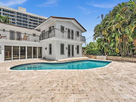 5th image of 518 N Riverside Drive