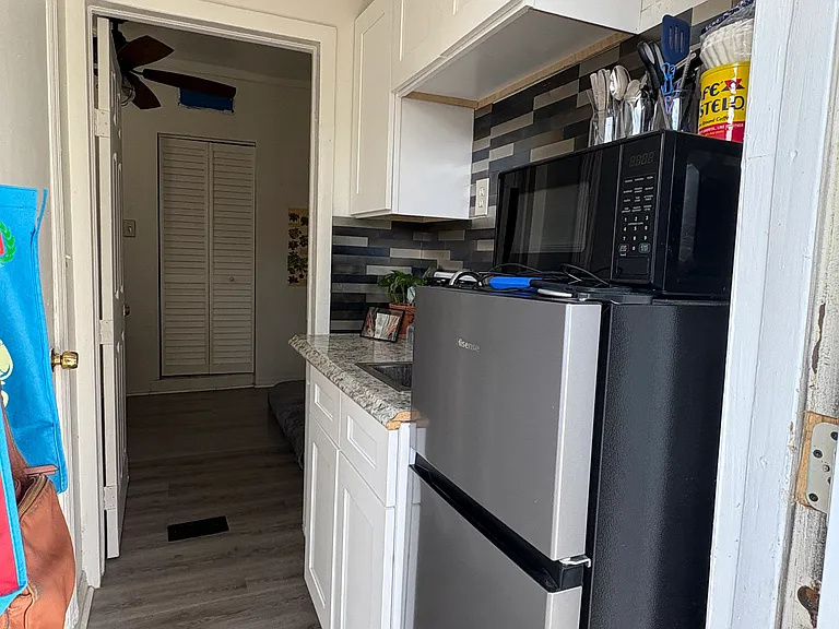 2510 W Chestnut St — Photo 2