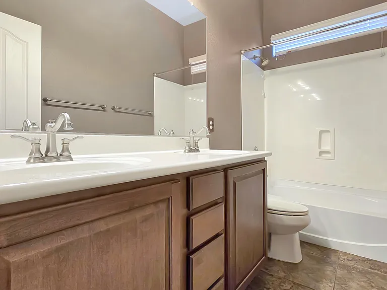 13637 S 175th Dr — Photo 22