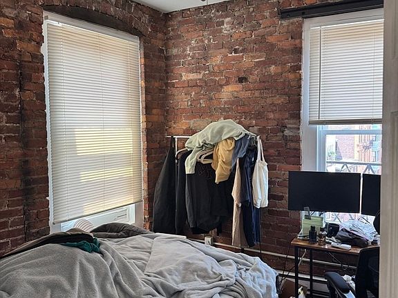 5th image of 115 Salem St APT 10