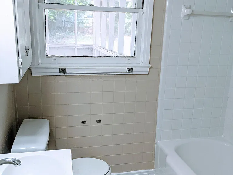 2435 Ridge Rd — Photo 7
