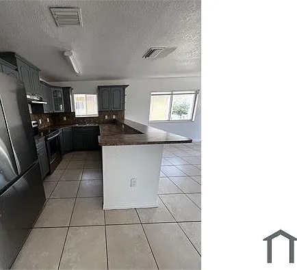3 bed, 1178 sqft, $2,700 — Photo 1