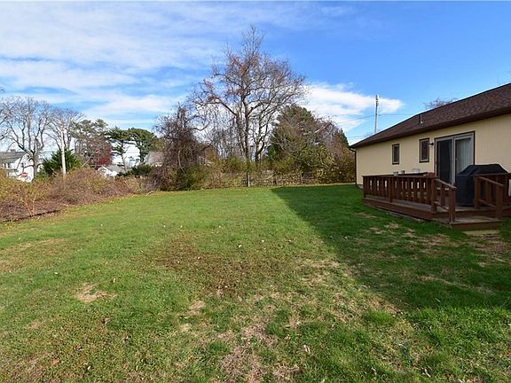 5th image of 64 Bedford Cir