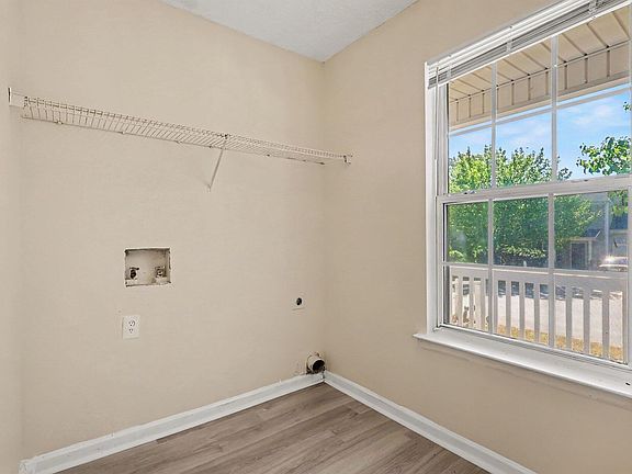 5th image of 311 Feldspar Way