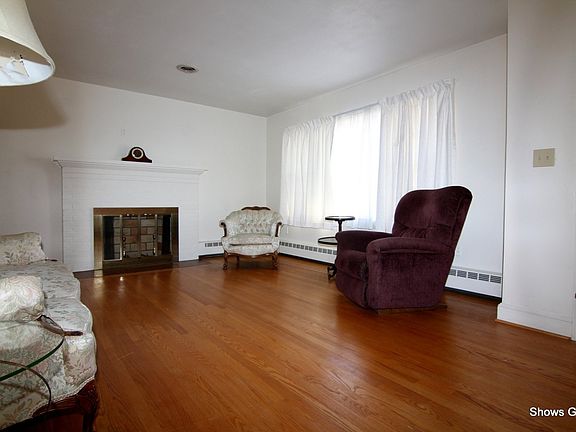 5th image of 3224 Christian Ave NW