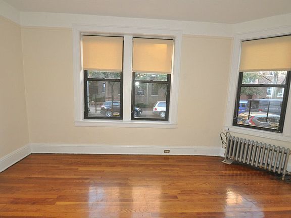 4th image of 4330 42nd St APT 1F