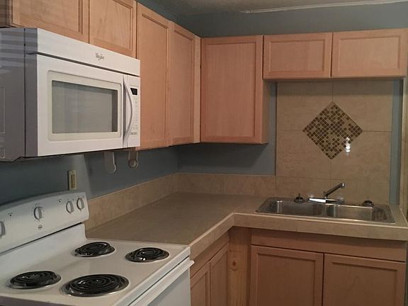 3rd image of 812 E 145th Ave