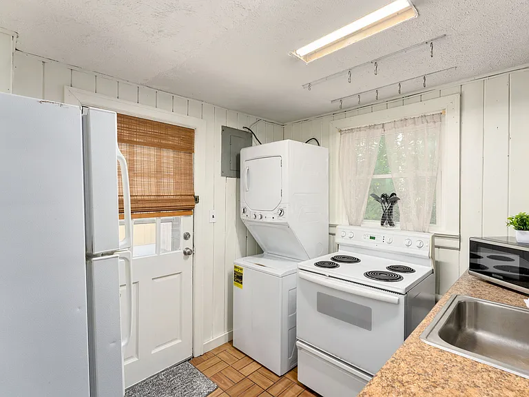 9 Oceanic St #A — Photo 9