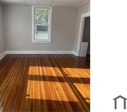 3rd image of 842 Camel Ave
