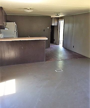 2nd image of 1102 Simmons Ave