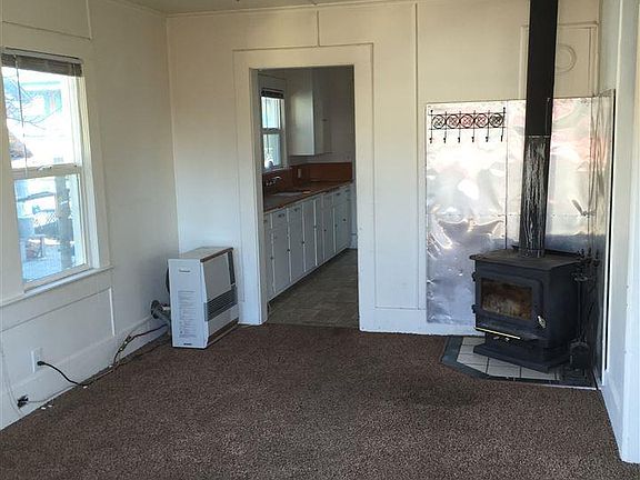 2nd image of 302 Avenue 4