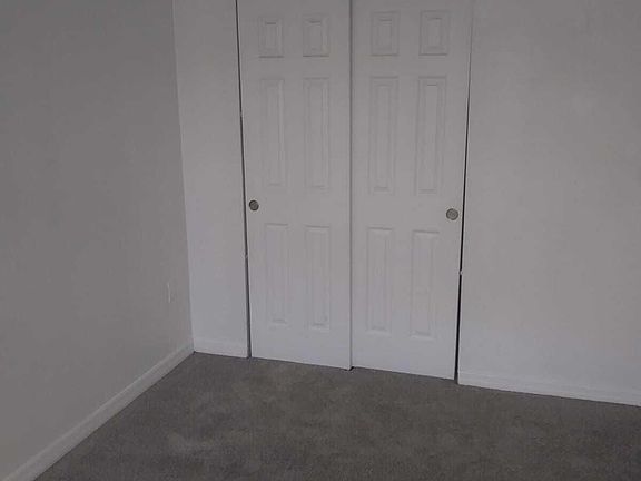 5th image of 1432 Parkway Dr APT 12