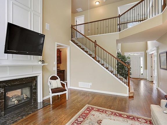 3rd image of 110 Susobell Pl