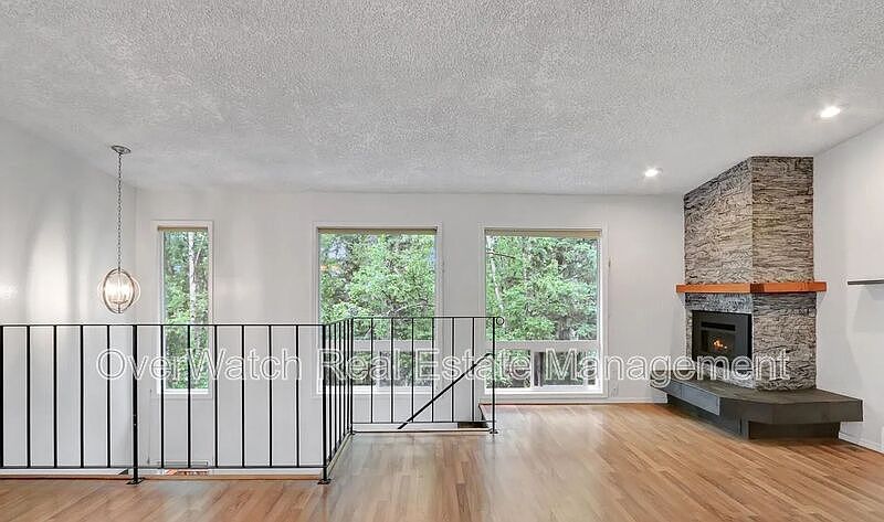 1st image of 4202 Pinnacle Cir