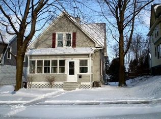 366 Midland Ave, Hartford, WI 53027