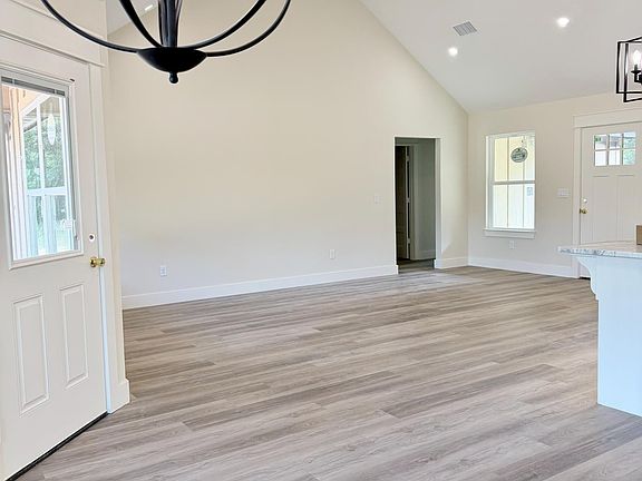 3rd image of 17567 County Road 4108