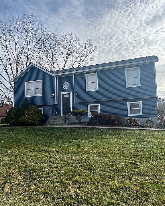 1st image of 48 Acorn Ave