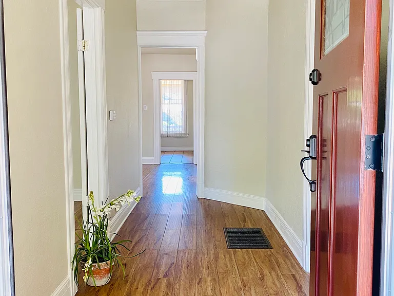 1471 B St — Photo 4