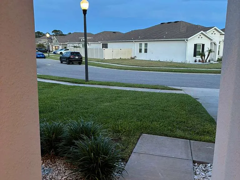 1719 Chatsworth Cir — Photo 2